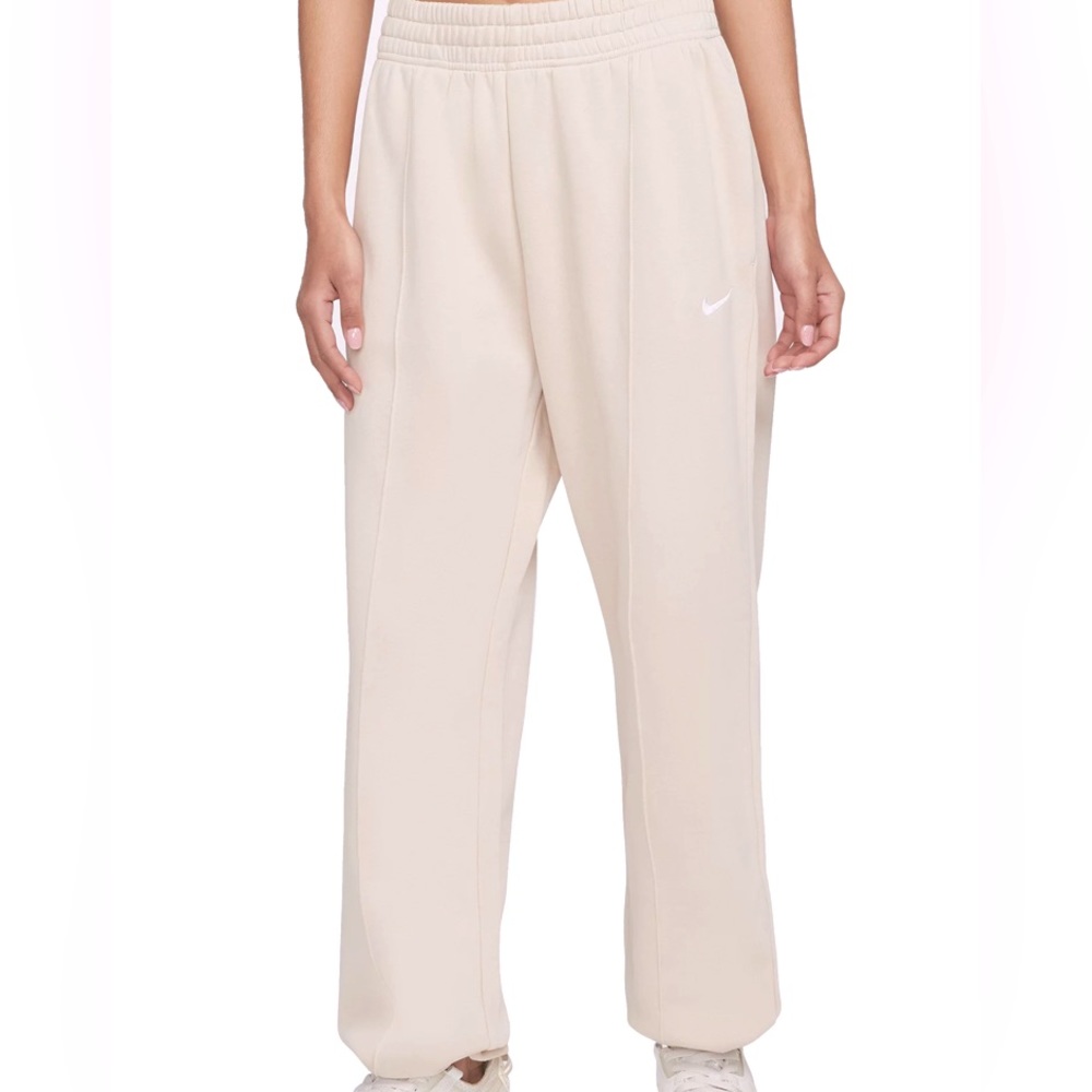 NIKE CREAM SWEATS SIZE MEDIUM